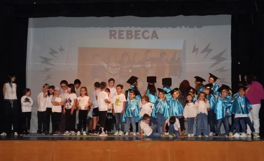 Foto 3 - El CEIP Sancti-Sp&iacute;ritus grad&uacute;a a sus alumnos de 3&ordm; de Infantil y 6&ordm; de Primaria