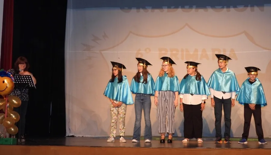 Foto 4 - El CEIP Sancti-Sp&iacute;ritus grad&uacute;a a sus alumnos de 3&ordm; de Infantil y 6&ordm; de Primaria