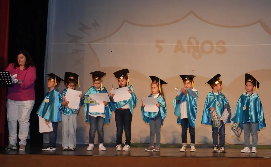 Foto 7 - El CEIP Sancti-Sp&iacute;ritus grad&uacute;a a sus alumnos de 3&ordm; de Infantil y 6&ordm; de Primaria