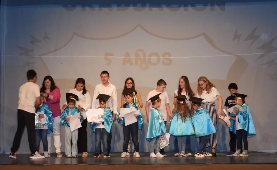 Foto 8 - El CEIP Sancti-Sp&iacute;ritus grad&uacute;a a sus alumnos de 3&ordm; de Infantil y 6&ordm; de Primaria