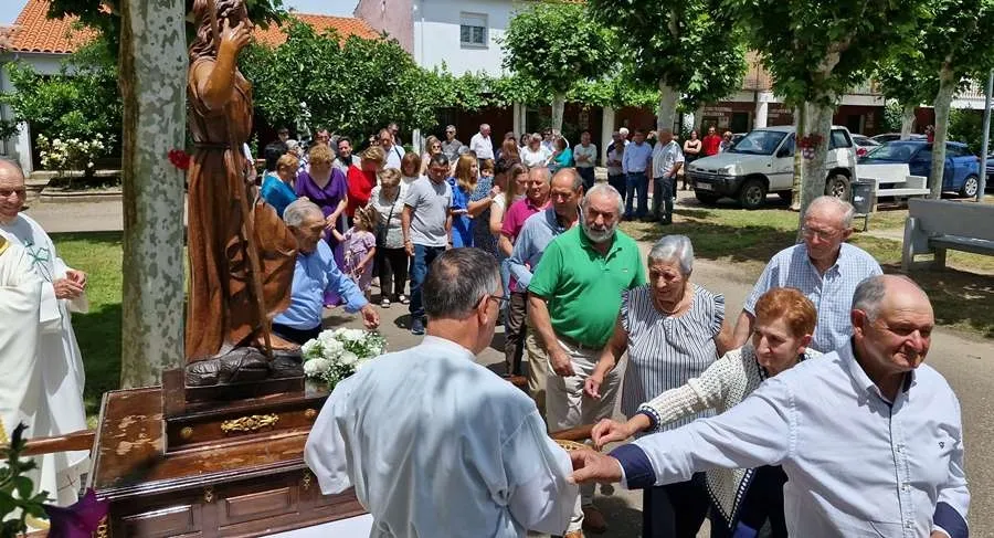 Foto 7 - San Juan Bautista procesiona por Sanjuanejo en una espl&eacute;ndida ma&ntilde;ana