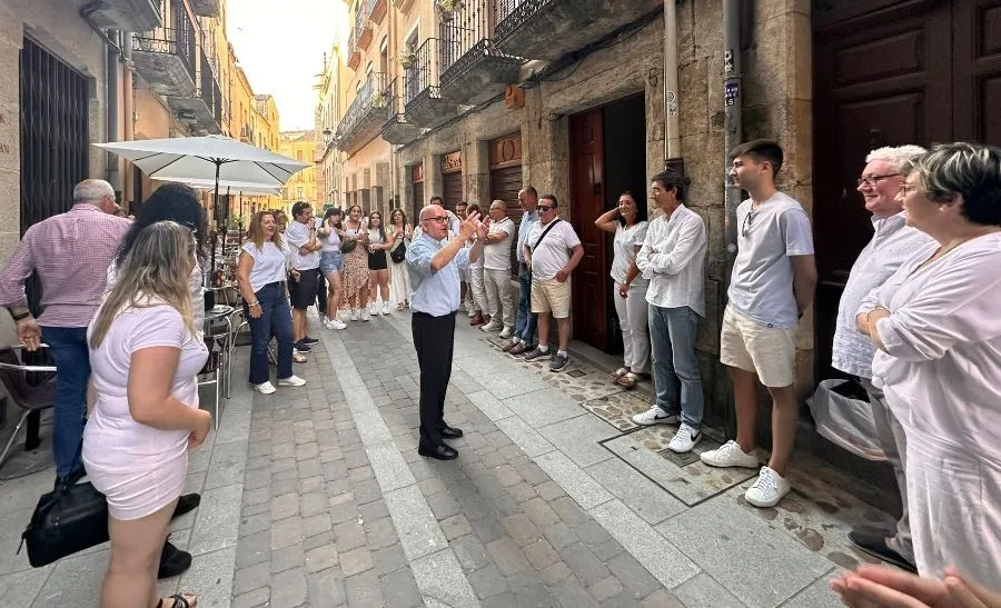 Foto 2 - Vecinos y comerciantes de la calle San Juan celebran la onom&aacute;stica que les da nombre