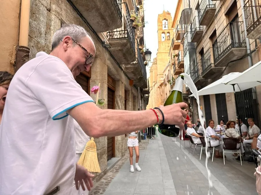 Foto 5 - Vecinos y comerciantes de la calle San Juan celebran la onom&aacute;stica que les da nombre