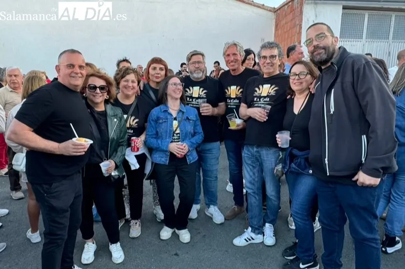 Foto 11 - Multitudinaria y colorida bienvenida a las fiestas del Corpus en El Campo de Pe&ntilde;aranda