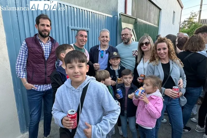 Foto 4 - Multitudinaria y colorida bienvenida a las fiestas del Corpus en El Campo de Pe&ntilde;aranda