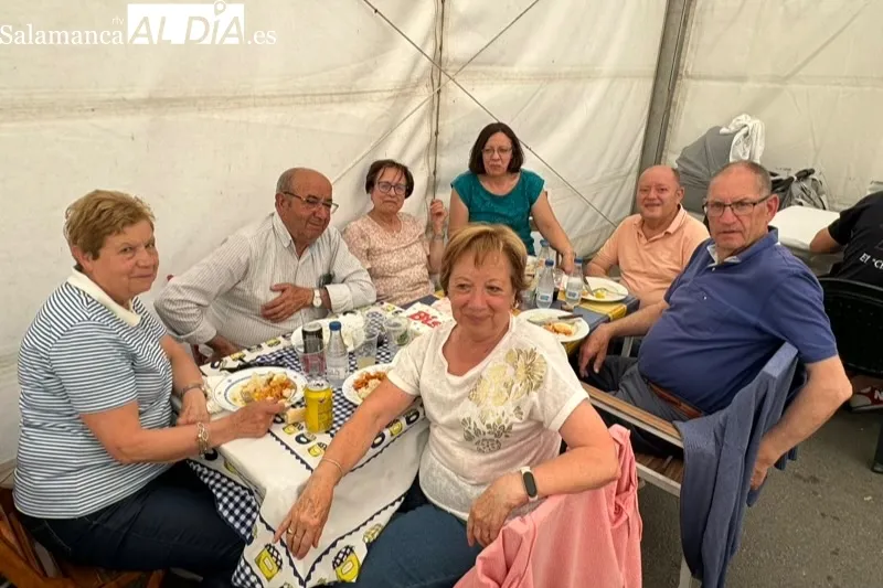 Foto 6 - Cerca de 350 raciones de paella y gran ambiente para despedir las fiestas del Corpus en El Campo de Pe&ntilde;aranda