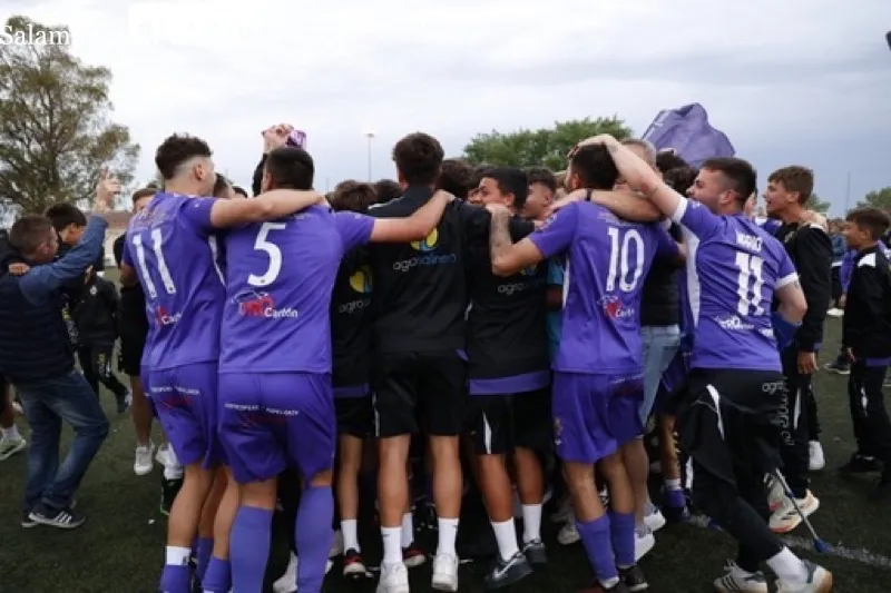 Foto 3 - El CD Pe&ntilde;aranda ya es equipo de Regional tras su victoria ante el CD Helm&aacute;ntico (1-2)