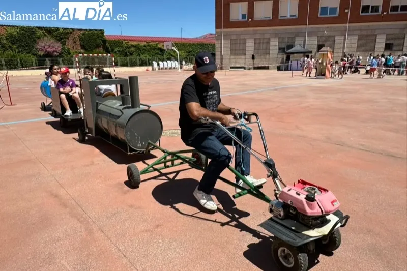 Foto 4 - Multitudinaria diversi&oacute;n entre grandes y peque&ntilde;os en la III Mini Feria del Colegio La Encarnaci&oacute;n