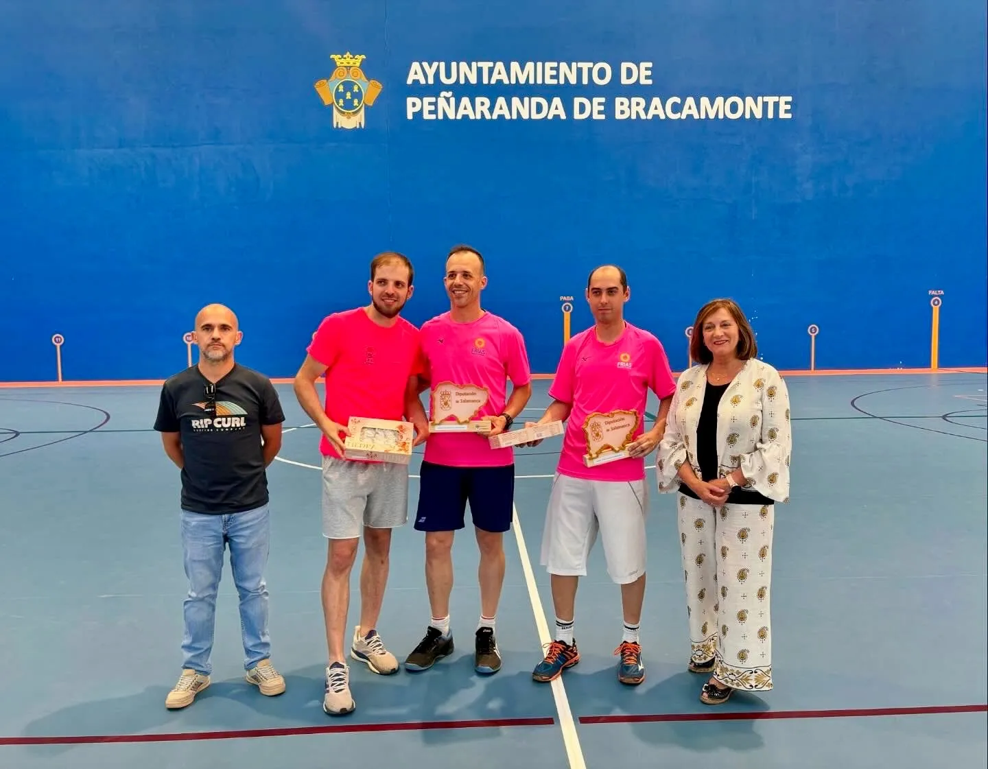 Foto 4 - El pabell&oacute;n municipal acoge la disputada final del Trofeo de Frontenis de la Diputaci&oacute;n