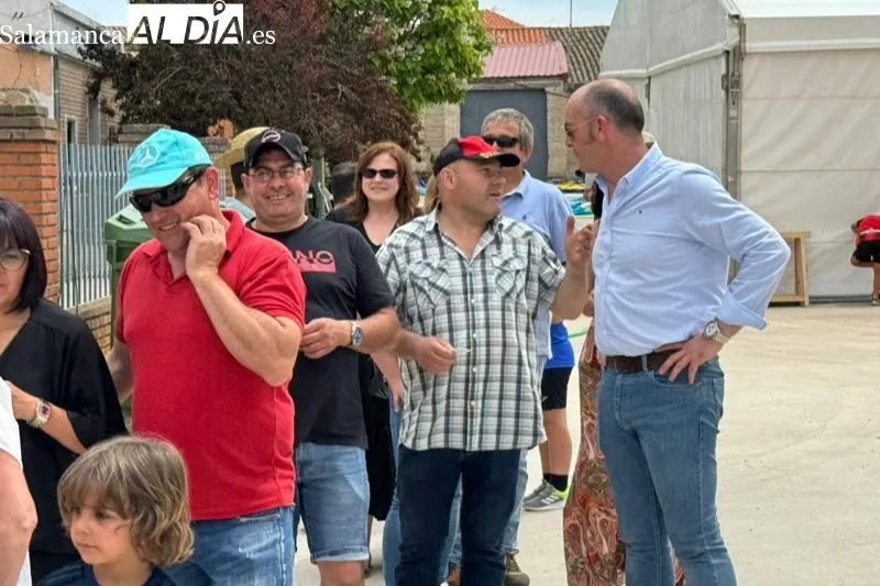 Foto 9 - La gran paellada de la I Fiesta de la Mancomunidad re&uacute;ne a cientos de personas alrededor de la mesa