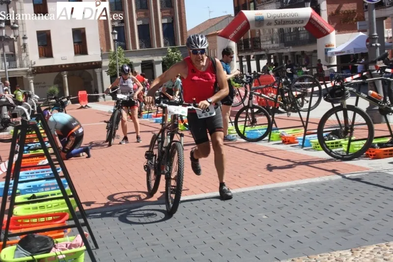 Foto 5 - Jorge Horcajo y Mar&iacute;a Jes&uacute;s Mart&iacute;n se llevan el disputado VII Duatl&oacute;n Cross Ciudad de Pe&ntilde;aranda