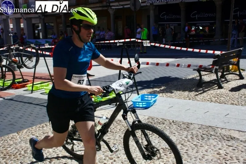 Foto 4 - Jorge Horcajo y Mar&iacute;a Jes&uacute;s Mart&iacute;n se llevan el disputado VII Duatl&oacute;n Cross Ciudad de Pe&ntilde;aranda