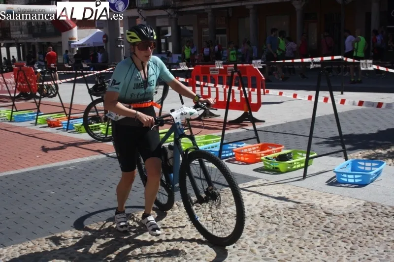 Foto 3 - Jorge Horcajo y Mar&iacute;a Jes&uacute;s Mart&iacute;n se llevan el disputado VII Duatl&oacute;n Cross Ciudad de Pe&ntilde;aranda