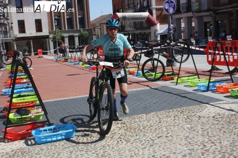 Foto 2 - Jorge Horcajo y Mar&iacute;a Jes&uacute;s Mart&iacute;n se llevan el disputado VII Duatl&oacute;n Cross Ciudad de Pe&ntilde;aranda