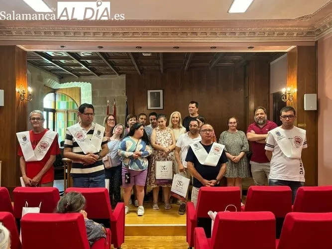 Foto 2 - Graduaci&oacute;n del Programa UniverUSAL en Alba de Tormes