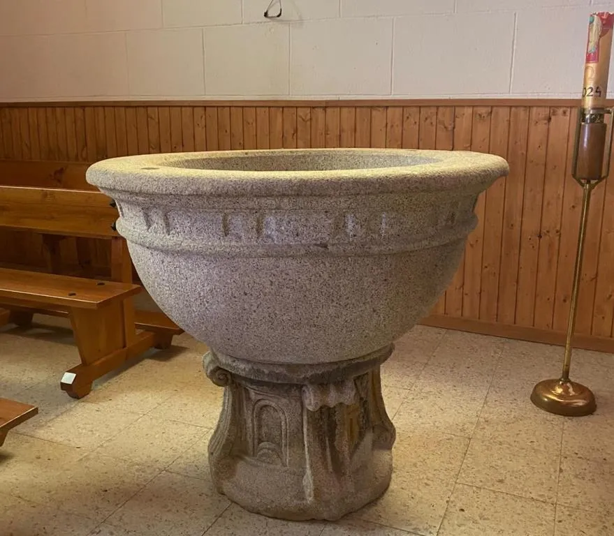 Foto 2 - Reubicada la pila bautismal de Morasverdes, que data de 1582