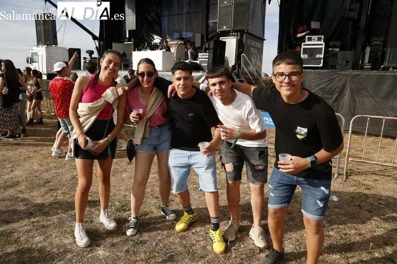 Jóvenes en el La Vellés Summer Fest. Fotos: David Sañudo