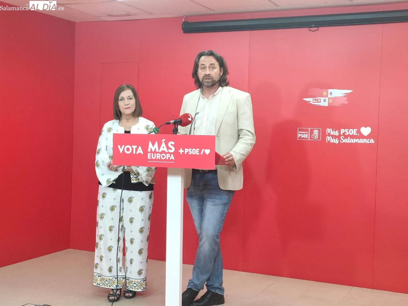 Los diputados provinciales del PSOE de Salamanca Carmen Ávila y Antonio Cámara. Foto: R. M. García