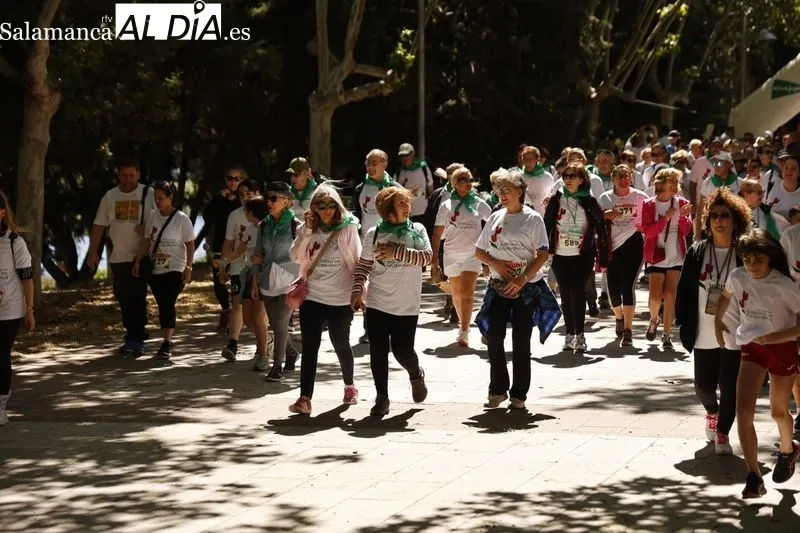 I Marcha de los Tulipanes, organizada por la Asociación de Párkinson Salamanca. Fotos: David Sañudo