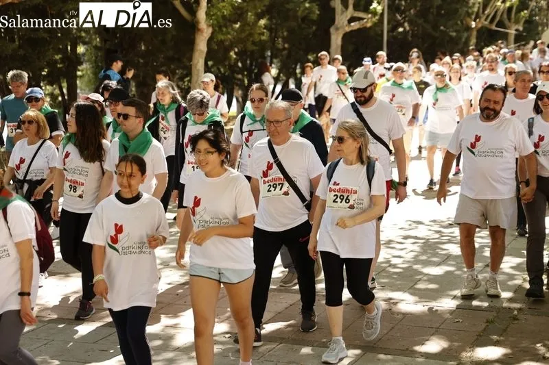 I Marcha de los Tulipanes, organizada por la Asociación de Párkinson Salamanca. Fotos: David Sañudo