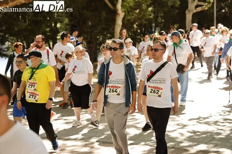 I Marcha de los Tulipanes, organizada por la Asociación de Párkinson Salamanca. Fotos: David Sañudo