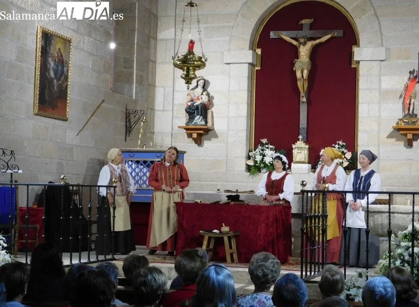 Representación de la obra 'Buscando a Nebrija' en Mieza