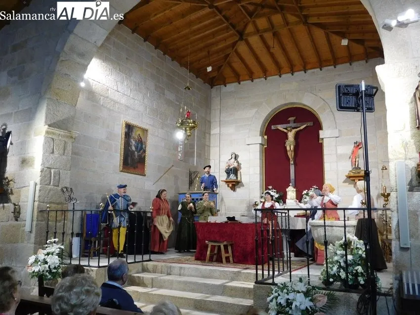 Representación de la obra 'Buscando a Nebrija' en Mieza