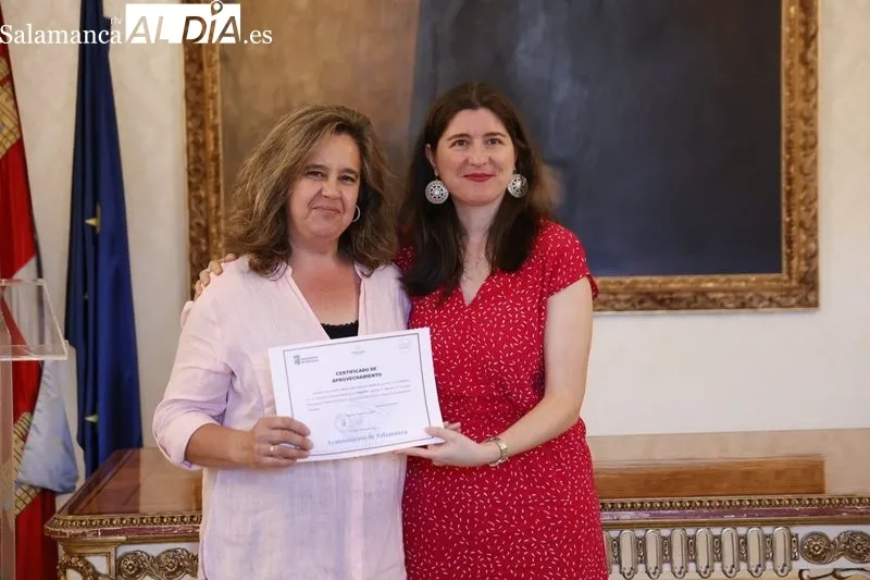 Entrega de los diplomas tras los cursos del Ayuntamiento de gestión logística, jardinería, y aplicación y manipulación de productos fitosanitarios de uso profesional. Foto de David Sañudo