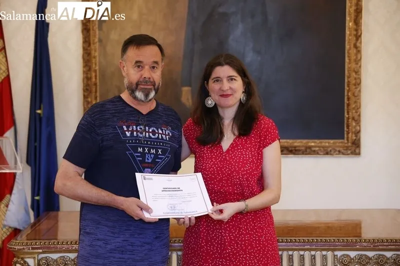 Entrega de los diplomas tras los cursos del Ayuntamiento de gestión logística, jardinería, y aplicación y manipulación de productos fitosanitarios de uso profesional. Foto de David Sañudo