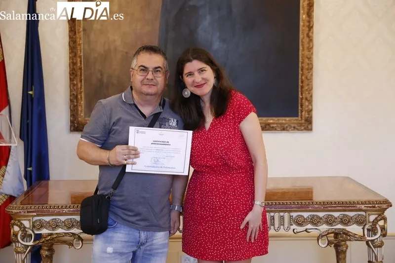 Entrega de los diplomas tras los cursos del Ayuntamiento de gestión logística, jardinería, y aplicación y manipulación de productos fitosanitarios de uso profesional. Foto de David Sañudo