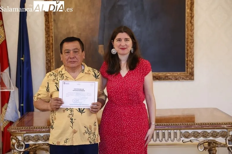 Entrega de los diplomas tras los cursos del Ayuntamiento de gestión logística, jardinería, y aplicación y manipulación de productos fitosanitarios de uso profesional. Foto de David Sañudo
