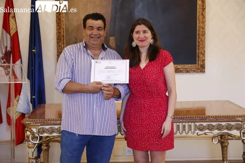 Entrega de los diplomas tras los cursos del Ayuntamiento de gestión logística, jardinería, y aplicación y manipulación de productos fitosanitarios de uso profesional. Foto de David Sañudo