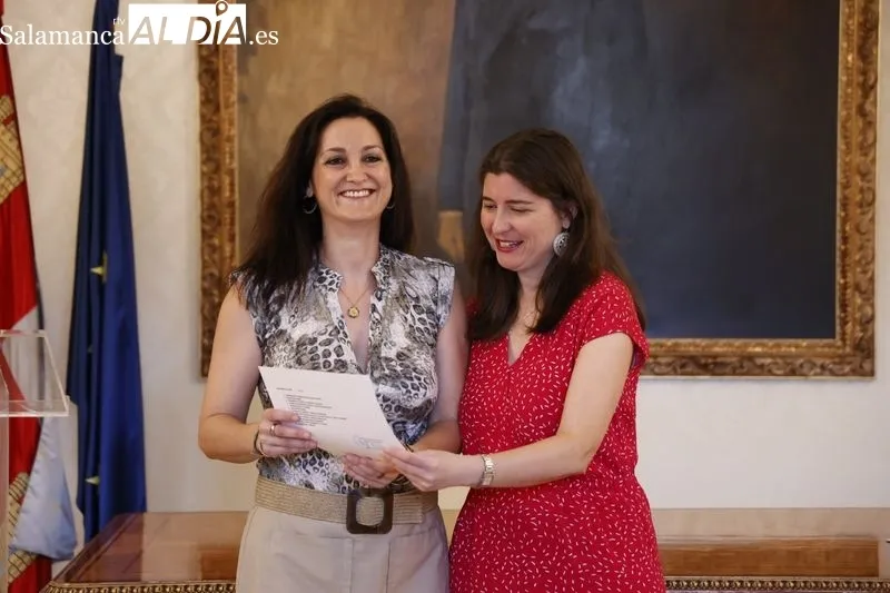 Entrega de los diplomas tras los cursos del Ayuntamiento de gestión logística, jardinería, y aplicación y manipulación de productos fitosanitarios de uso profesional. Foto de David Sañudo