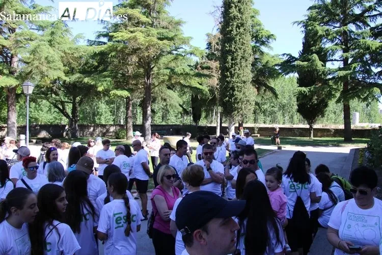 Foto 11 - Paseo saludable ben&eacute;fico a favor de los ni&ntilde;os hospitalizados en Salamanca
