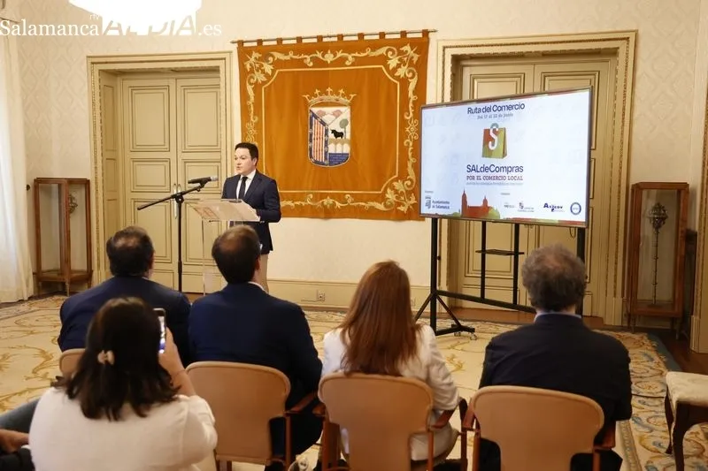 Presentación en el Ayuntamiento de Salamanca de la primera Ruta del Comercio. Foto: David Sañudo