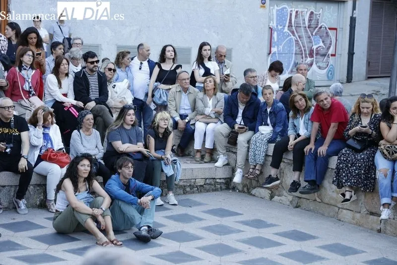 Concierto de Raúl Olivar en la plaza de Carvajal. Fotos: David Sañudo.