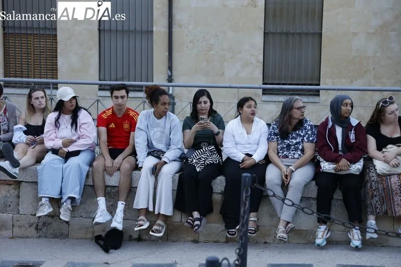 Concierto de Raúl Olivar en la plaza de Carvajal. Fotos: David Sañudo.