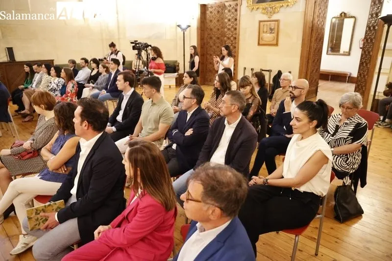 Acto de reconocimiento a mentores y la entrega de diplomas a mentorizados del Programa Mentoring USAL 23/24. Fotos: David Sañudo