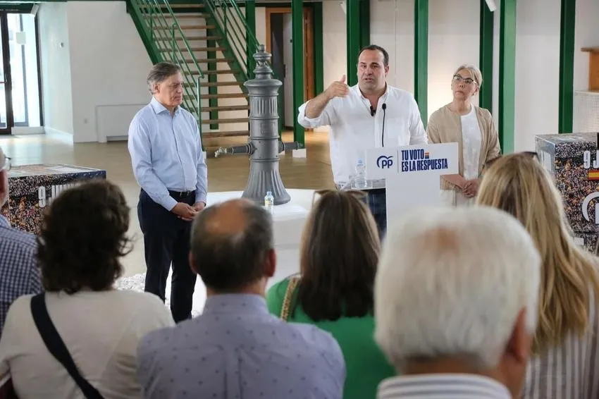 El acto tenía lugar en el Mercado de Abastos, lugar autorizado por la Junta Electoral junto con el Centro Cultural
