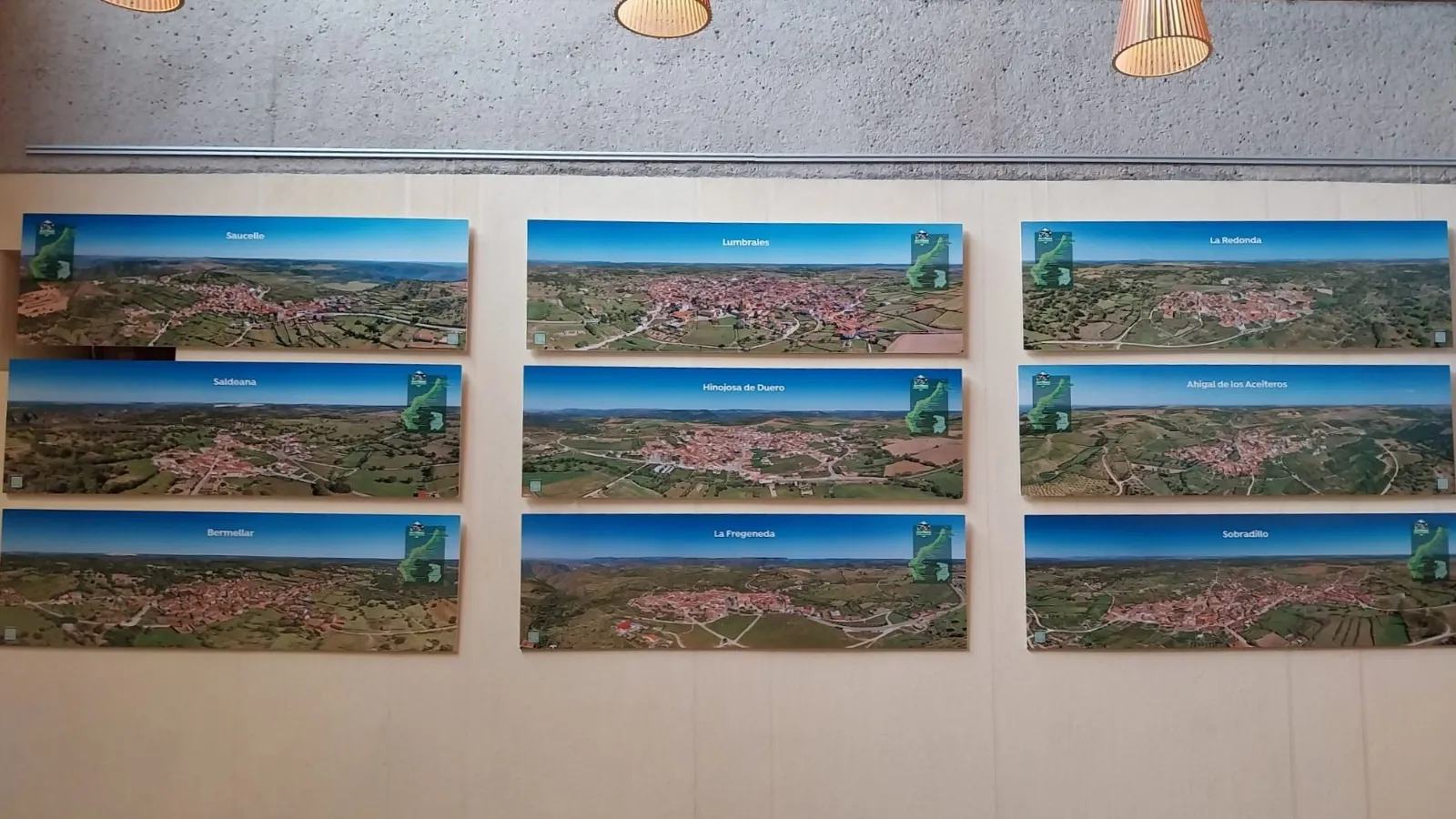 Las fotografías son de formato panorámico de 180 cm de ancho