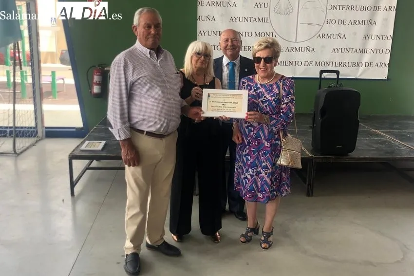 Acto de entrega de placas a matrimonios de oro en Monterrubio de Armuña