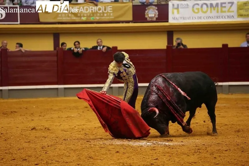 El Fandi y Manuel Diosleguarde en Alba de Tormes. Fotos: Ricardo Tejedor.
