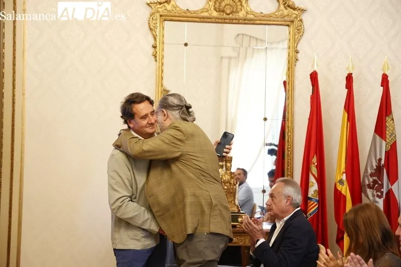 Presentación en el Ayuntamiento de Salamanca del acuerdo del CB Avenida con el CB Tormes
