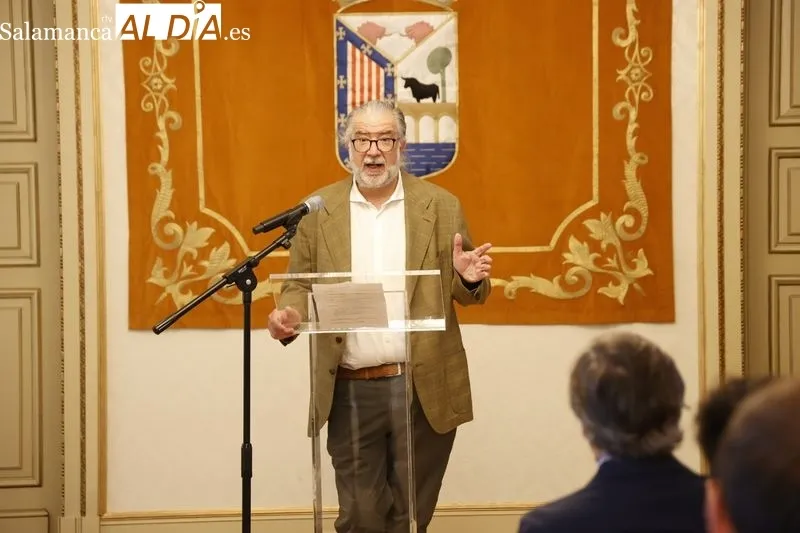 Presentación en el Ayuntamiento de Salamanca del acuerdo del CB Avenida con el CB Tormes