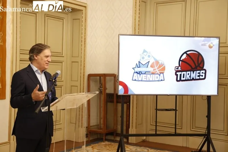 Presentación en el Ayuntamiento de Salamanca del acuerdo del CB Avenida con el CB Tormes