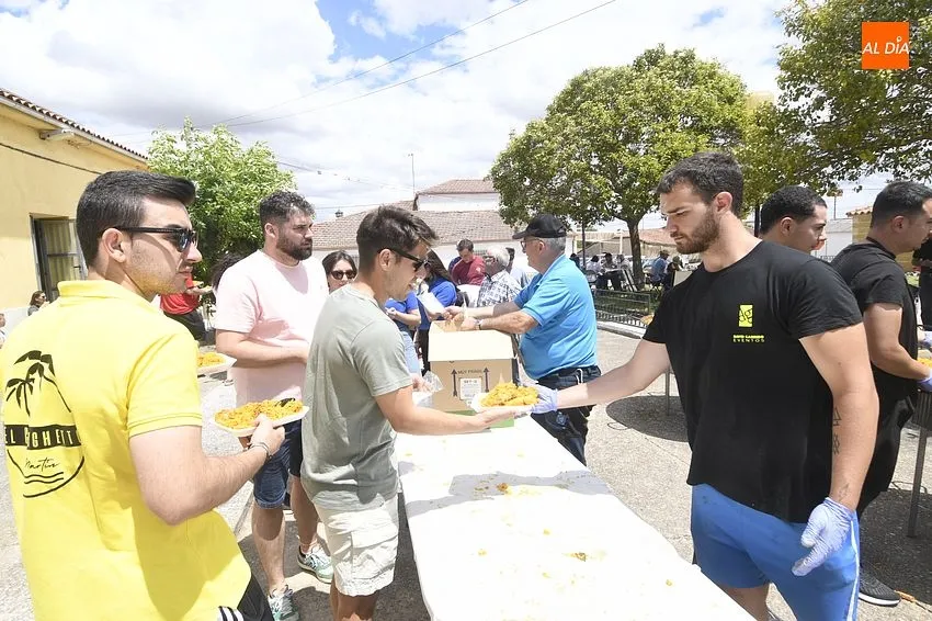 Comida popular por San Antonio en Martín de Yeltes / Fotos: Adrián M.Pastor