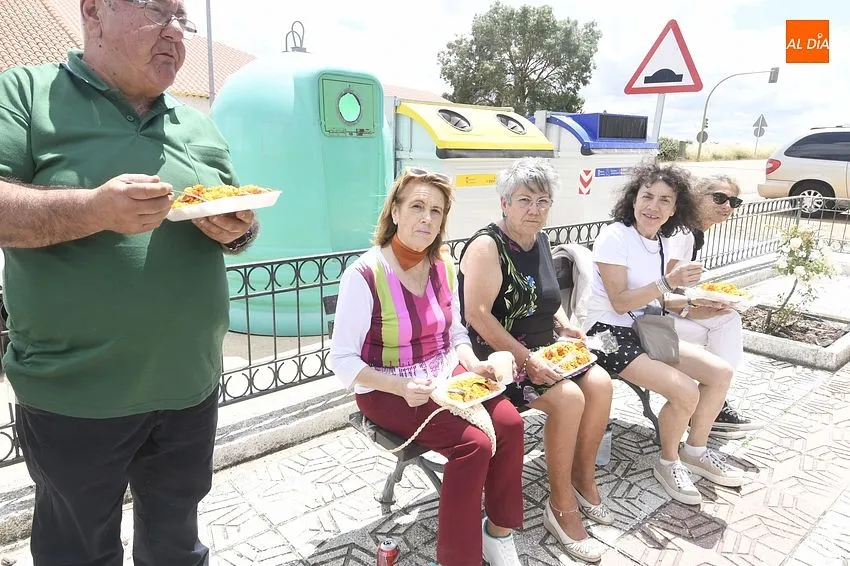 Comida popular por San Antonio en Martín de Yeltes / Fotos: Adrián M.Pastor