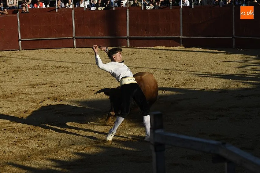 Foto 10 - Un concurso de recortes anima la tarde de Corpus sabatina en Sancti Sp&iacute;ritus