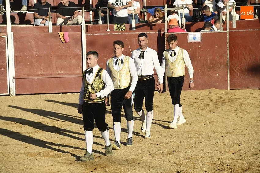 Foto 2 - Un concurso de recortes anima la tarde de Corpus sabatina en Sancti Sp&iacute;ritus
