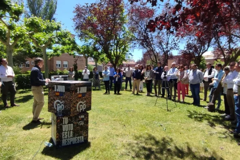 Foto 3 - El PP se muestra en Pe&ntilde;aranda como &ldquo;alternativa a las mentiras socialistas&rdquo; con &ldquo;pol&iacute;ticas del d&iacute;a a d&iacute;a junto a los ciudadanos&rdquo;